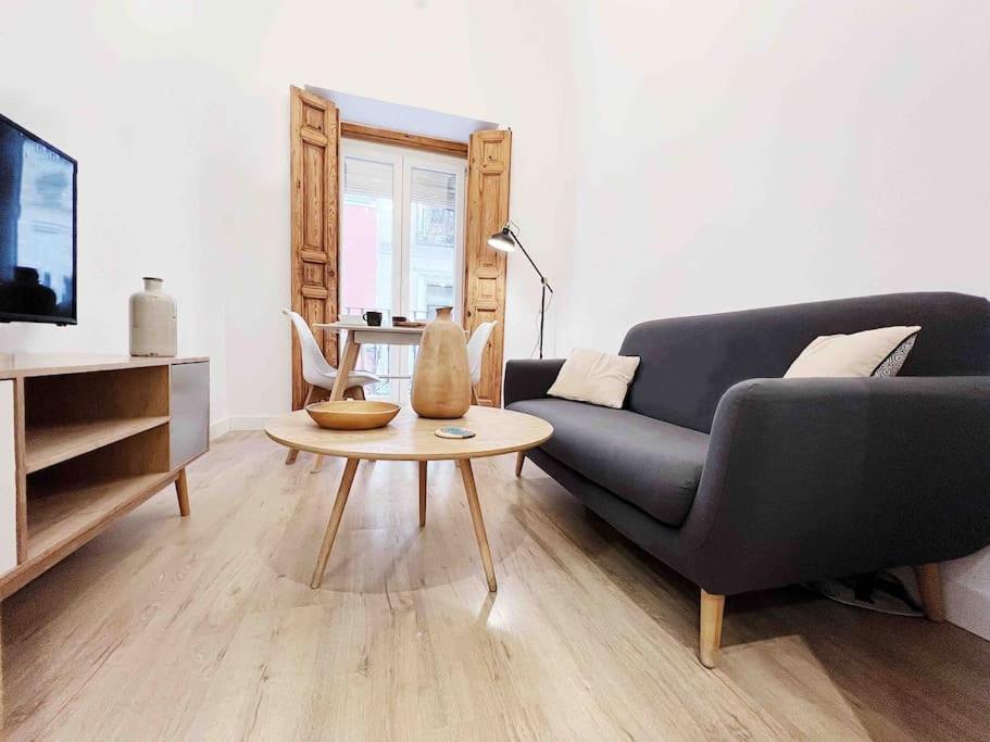 Apartamento Privado De Diseno En Pleno Centro - Atocha Apartment Madrid Bagian luar foto